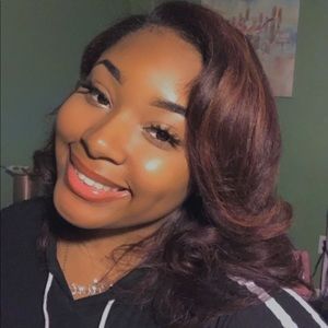 Meet your Posher, Laila